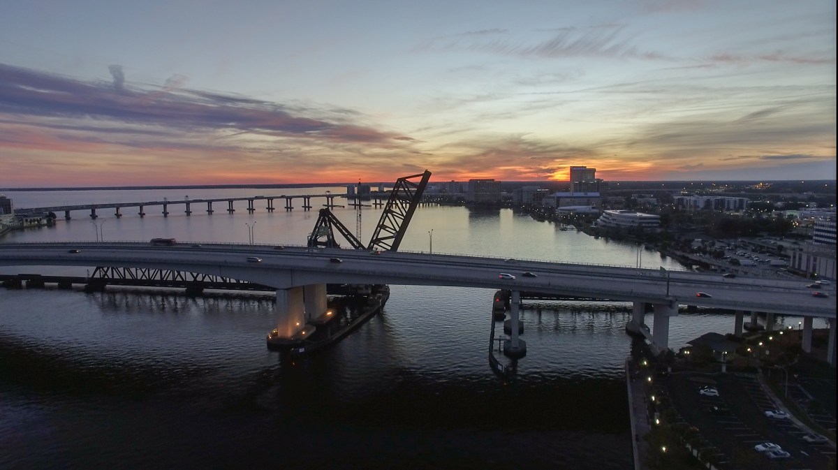 Acosta Bridge at sunset
